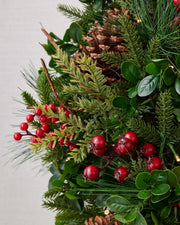 Grinalda de Natal 90 cm com LED, Laço Bordô, Pinhas e Frutas Vermelhas